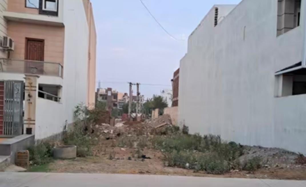 Plot For Sale in Sector 2