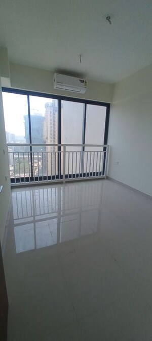 Room in 2 BHK Apartment at Dynamix Divum, Malad East – for Rent