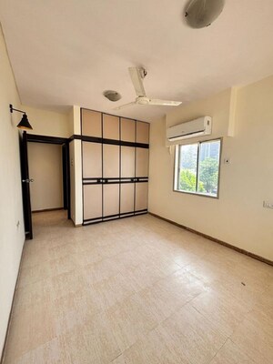 2 BHK Apartment For Rent in Bandra West