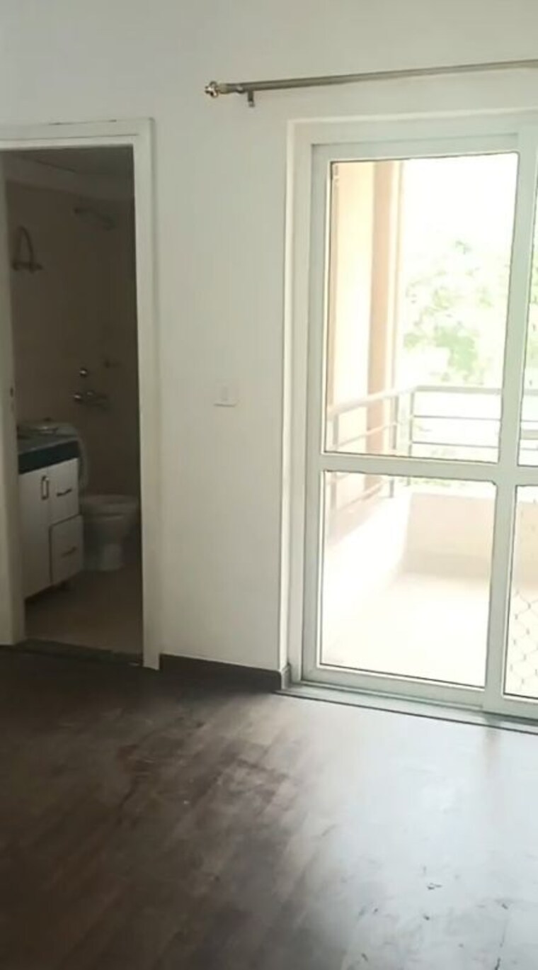 Room, bptp-park-81 3.5 Bedroom 275 Sq.Yd. Builder Floor In Sector 81 Faridabad 10193089