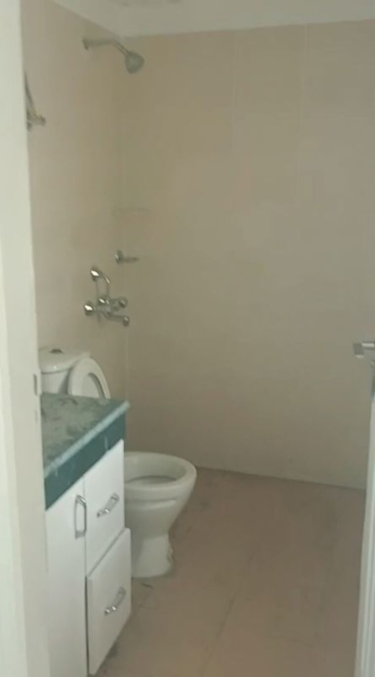 Bathroom, bptp-park-81 3.5 Bedroom 275 Sq.Yd. Builder Floor In Sector 81 Faridabad 10193089