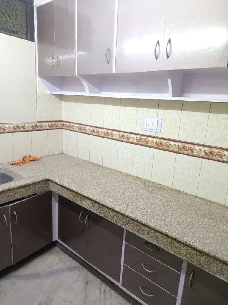 Kitchen, kalkaji 3 Bedroom 128 Sq.Yd. Builder Floor In Kalkaji Delhi 10193242