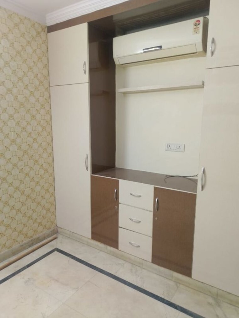 Kitchen, kalkaji 3 Bedroom 128 Sq.Yd. Builder Floor In Kalkaji Delhi 10193242