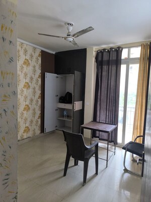 Master Bedroom in 3 BHK Apartment at Amrapali Golf Homes, Sector 4 Greater Noida – for Rent