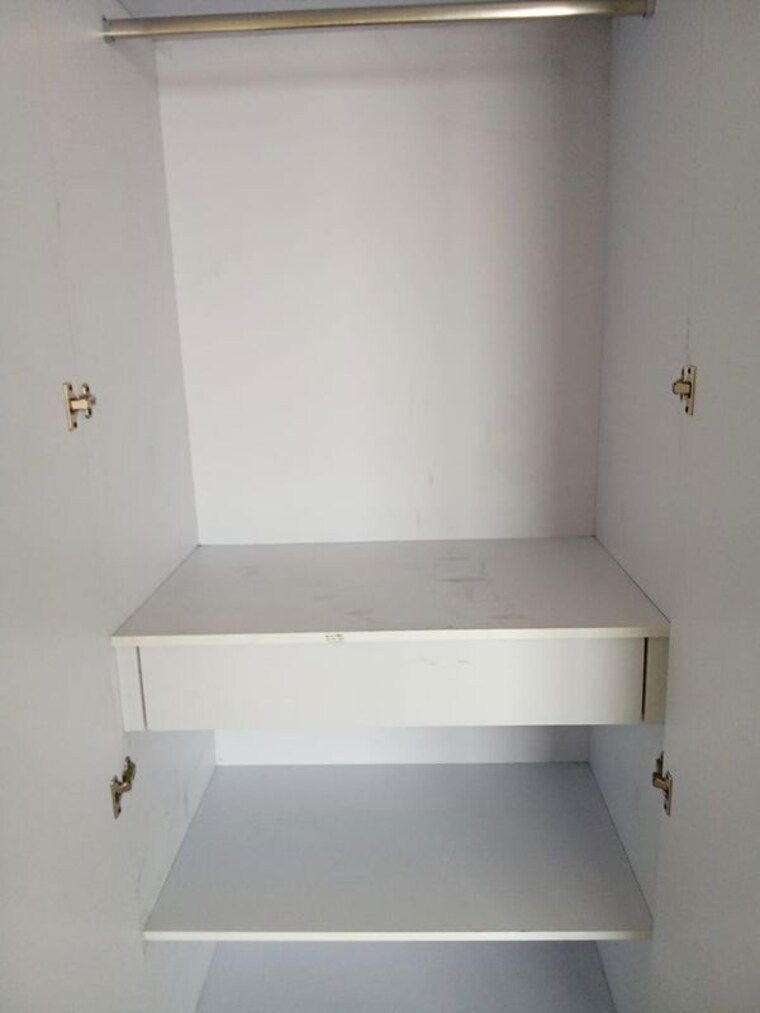 Bathroom, bptp-discovery-park 2 Bedroom 1120 Sq.Ft. Apartment In Sector 80 Faridabad 10193252