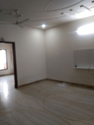 2 BHK Builder Floor For Rent in Sector 25