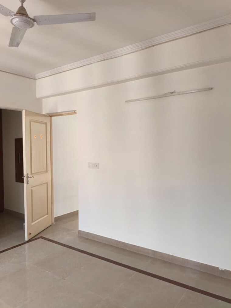 Room, sector 49 5 Bedroom 3757 Sq.Ft. Apartment In Sector 49 Gurgaon 10193298