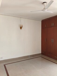 5 BHK + Servant Room,Study Room Apartment For Rent in Sector 49