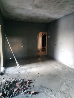 Room in 3 BHK Builder Floor at Knowledge Park V Greater Noida – for Sale