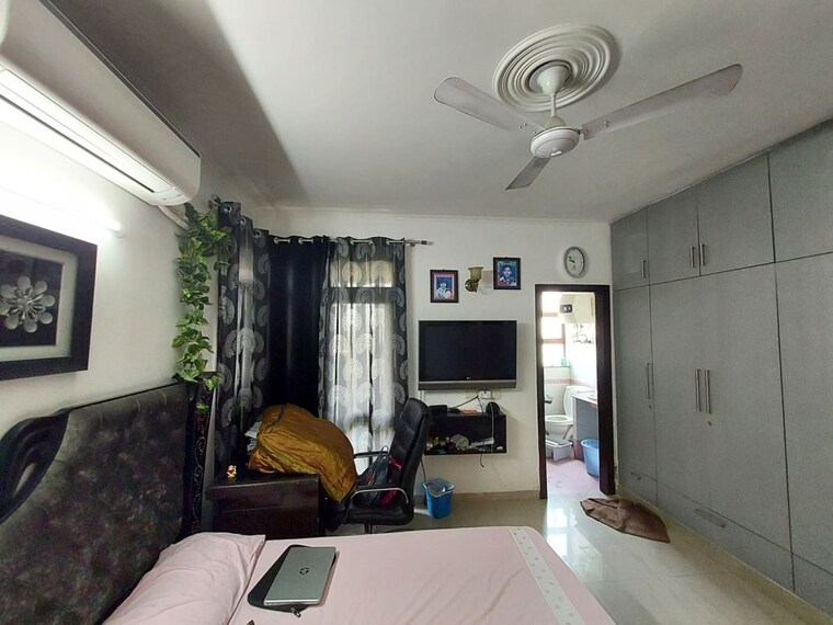 Living Room, sector 48 4 Bedroom 1425 Sq.Ft. Apartment In Sector 48 Gurgaon 10193498