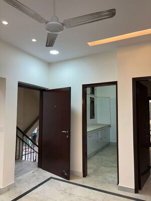 Room in 2 BHK Builder Floor at Masjid Moth – for Rent