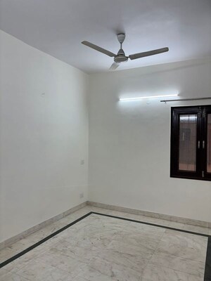 Room in 2 BHK Builder Floor at Masjid Moth – for Rent