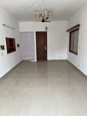Room in 2 BHK Builder Floor at Masjid Moth – for Rent