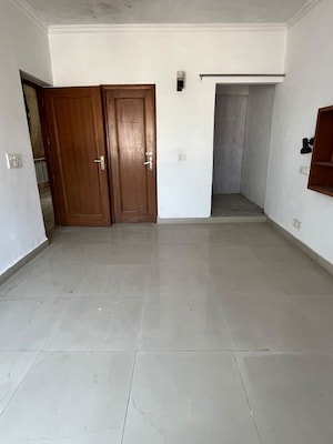 2 BHK Builder Floor For Rent in Masjid Moth