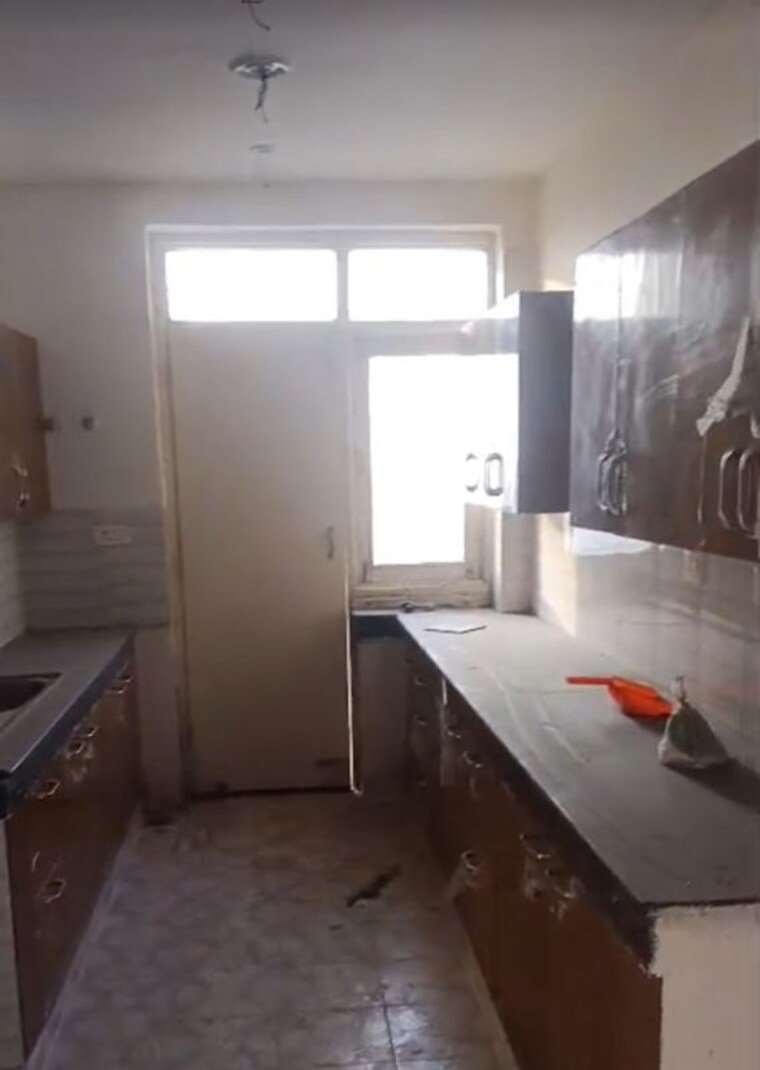 Kitchen, green-power-society 3 Bedroom 1836 Sq.Ft. Apartment In Sector 75 Faridabad 10193589