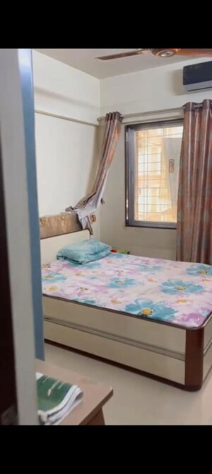 Bedroom in 2 BHK Apartment at Goregaon West – for Rent