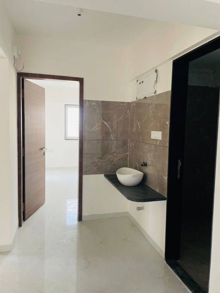 Bathroom, vastushodh-cavansite 3 Bedroom 1052 Sq.Ft. Apartment In Warje Pune 10193513
