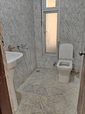 Bathroom in 3 BHK Apartment at Dosti Eastern Bay, Wadala – for Rent