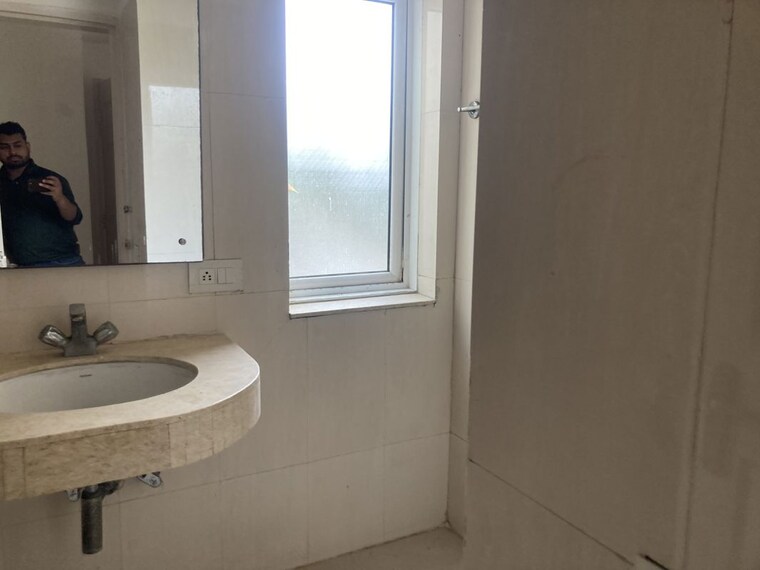 Bathroom, jaypee-green-pavillion-heights 3 Bedroom 1920 Sq.Ft. Apartment In Sector 128 Noida 10193605