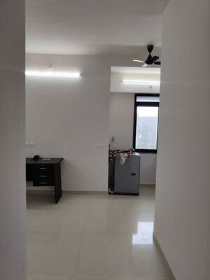 Furnished Amenities in 1 BHK Apartment at Andheri East – for Rent