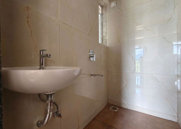 Bathroom, one-hiranandani-park 2.5 Bedroom 800 Sq.Ft. Apartment In Ghodbunder Road Thane 10192630