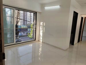 Room in 3 BHK Apartment at Kalpataru Magnus, Bandra East – for Rent