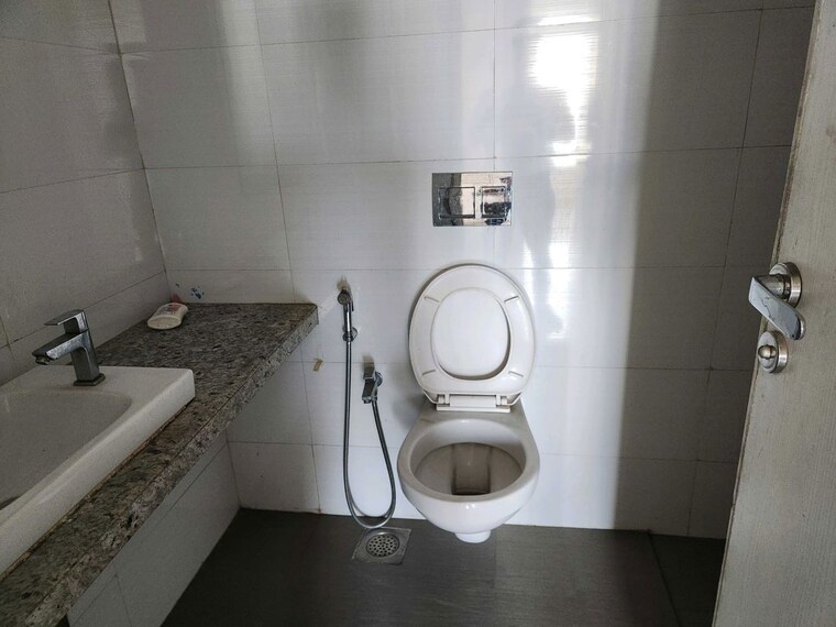 Bathroom, rustomjee-azziano-wing-d 3 Bedroom 1011 Sq.Ft. Apartment In Thane West Thane 10193778