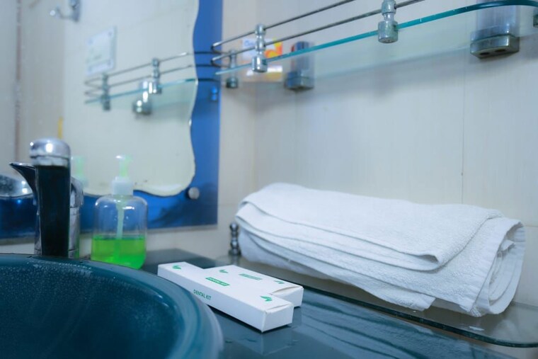 Bathroom, gomti nagar 5 Bedroom 3200 Sq.Ft. Independent House In Gomti Nagar Lucknow 10193927