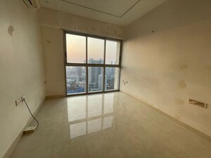 Room in 2.5 BHK Apartment at The Wadhwa The Address, Ghatkopar West – for Rent