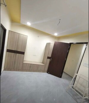 Room in 2 BHK Apartment at Rishita Manhattan, Gomti Nagar – for Rent