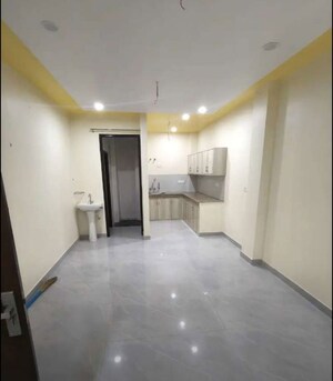 Room in 2 BHK Apartment at Rishita Manhattan, Gomti Nagar – for Rent