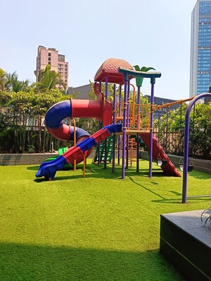 2 BHK Apartment – Garden View at Chandak Cornerstone, Worli - for Rent