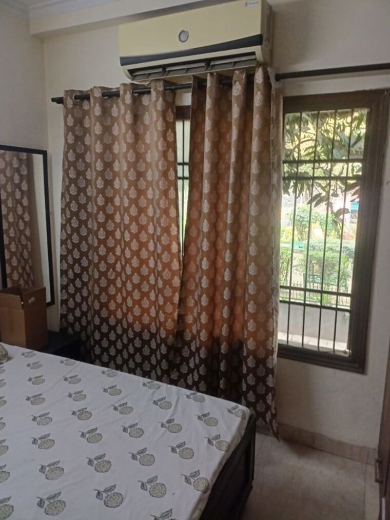 Bedroom, safdarjung enclave 3 Bedroom 1100 Sq.Ft. Builder Floor In Safdarjung Enclave Delhi 10193972