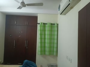 Bathroom in 3 BHK Builder Floor at Safdarjung Enclave – for Sale