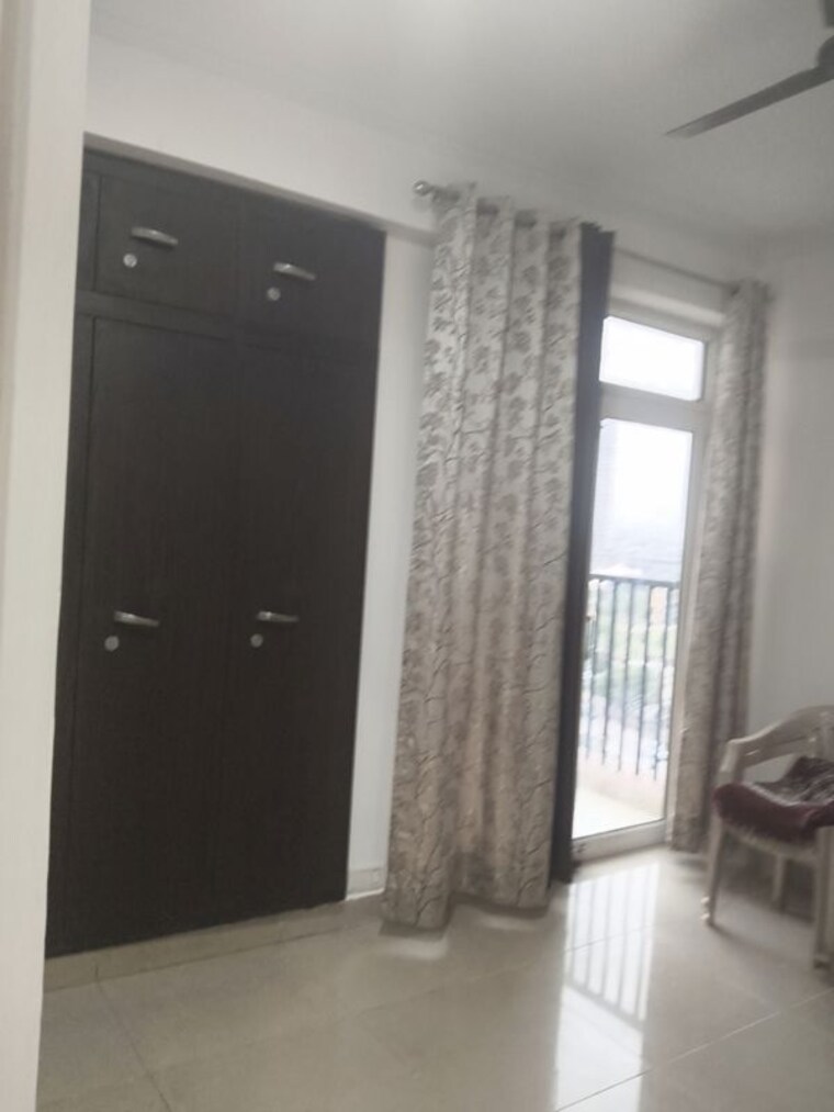 Room, gaur-city-5th-avenue 3.5 Bedroom 1470 Sq.Ft. Apartment In Sector 4 Greater Noida Greater Noida 10193980