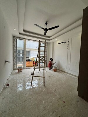 Room in 3 BHK Apartment at Palm Residency Chhatarpur, Chattarpur – for Rent