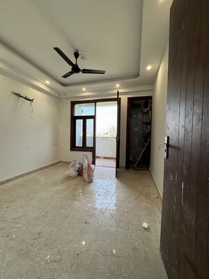 Room in 3 BHK Apartment at Palm Residency Chhatarpur, Chattarpur – for Rent