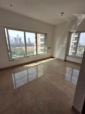 Room in 3 BHK Apartment at Shivaji Park – for Sale