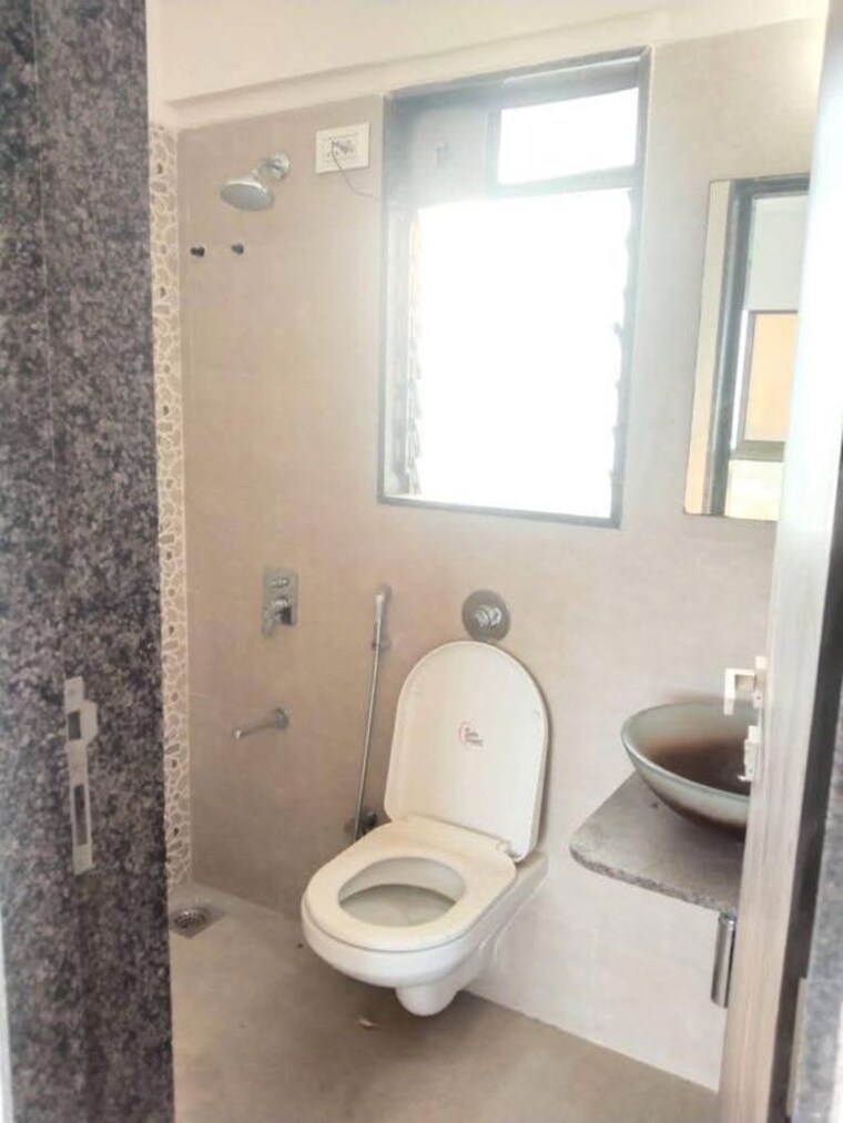 Bathroom, andheri west 2 Bedroom 600 Sq.Ft. Apartment In Andheri West Mumbai 10194005