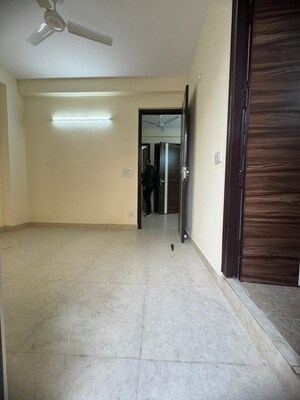 Room in 2 BHK Builder Floor at Palm Residency Chhatarpur, Chattarpur – for Rent