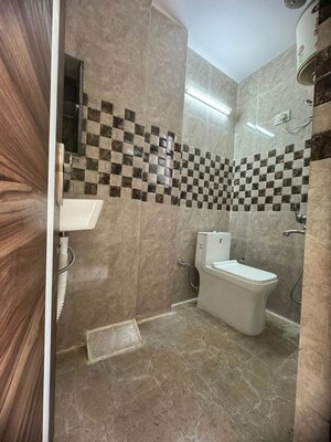 Bathroom in 2 BHK Builder Floor at Palm Residency Chhatarpur, Chattarpur – for Rent