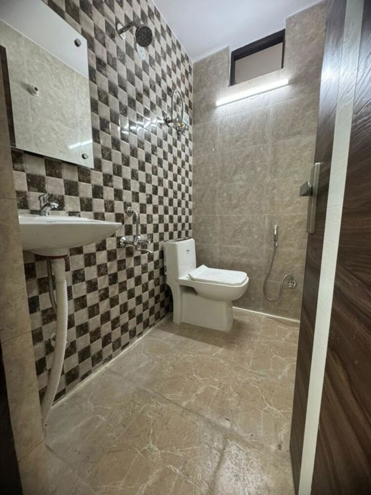 Bathroom, palm-residency-chhatarpur 2 Bedroom 750 Sq.Ft. Builder Floor In Chattarpur Delhi 10194033