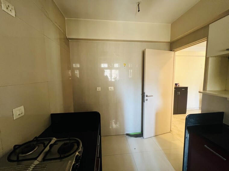 Kitchen, hiranandani-canary 3 Bedroom 999 Sq.Ft. Apartment In Ghodbunder Road Thane 10194026