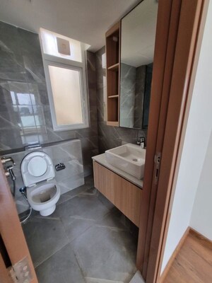 Bathroom in 4 BHK Builder Floor at DLF Royale Residences, Dlf Phase I – for Rent