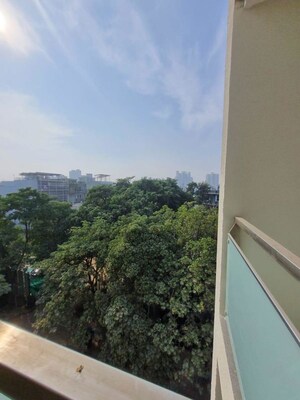 Balcony in 4 BHK Builder Floor at DLF Royale Residences, Dlf Phase I – for Rent