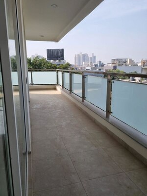 Balcony in 4 BHK Builder Floor at DLF Royale Residences, Dlf Phase I – for Rent