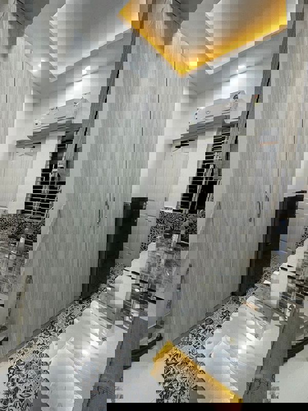 1 Rk  300 Sq.Ft. Apartment in Pioneer Araya