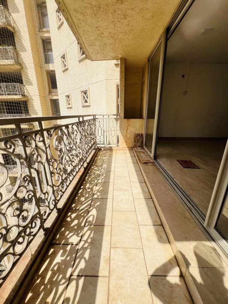 Balcony, hiranandani-cardinal 3 Bedroom 1324 Sq.Ft. Apartment In Ghodbunder Road Thane 10194048