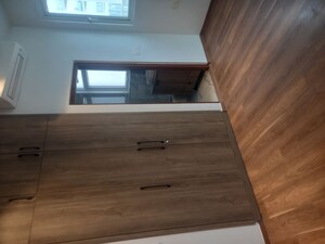 Room in 4 BHK Apartment at DLF Park Place, Sector 54 – for Rent