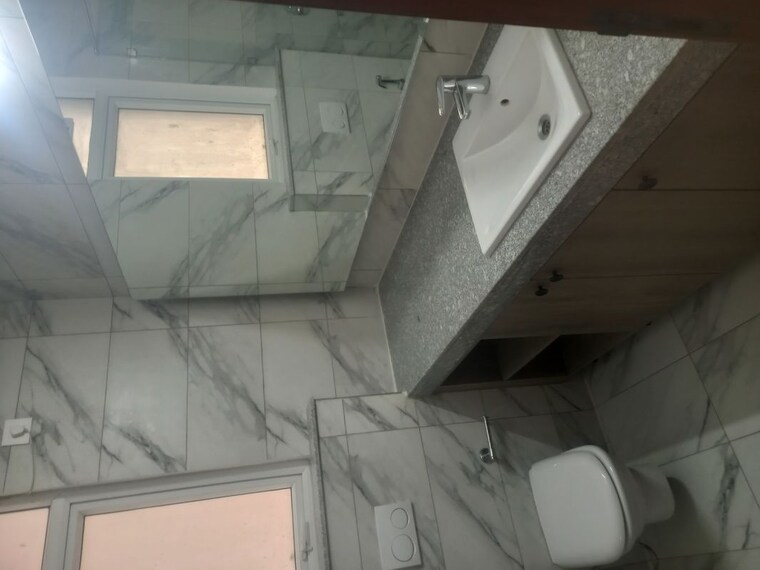 Bathroom, dlf-park-place 4 Bedroom 2677 Sq.Ft. Apartment In Sector 54 Gurgaon 10194064